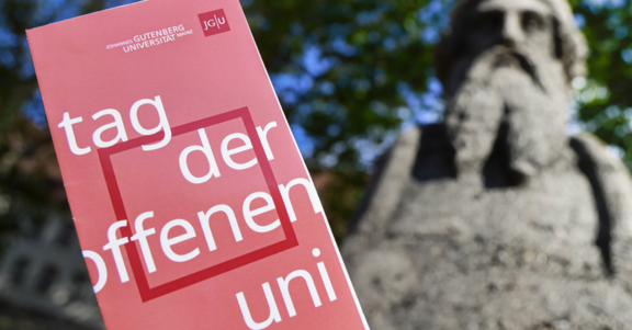 a Photo of the flyer of Tag der offenen uni