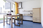 Foto im Wohnheim Inter 2 von der Pentryküche in einem rollstuhlgerechtem Apartment
