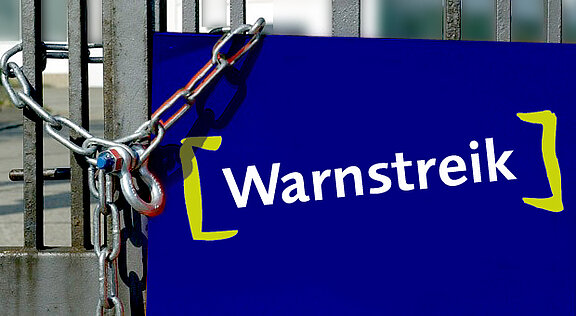 A photo with the text "Warnstreik - warning strike" to indicate that some of our services are not avaible today
