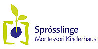 Logo Kita Sprösslinge Studierendenwerk Mainz: Sprösslinge is one of the campus daycare centers of the Studierendenwerk Mainz: the logo shows a blue dot from which a sprout is growing. The dot is enclosed by a green bracket, symbolizing a protective yet open framework.
